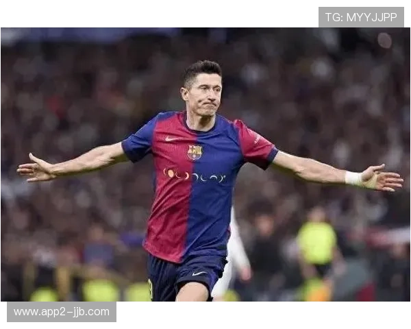 德甲VAR应用规则微调,焦点战判罚尺度引热议 德甲VAR应用规则微调,焦点战判罚尺度引热议