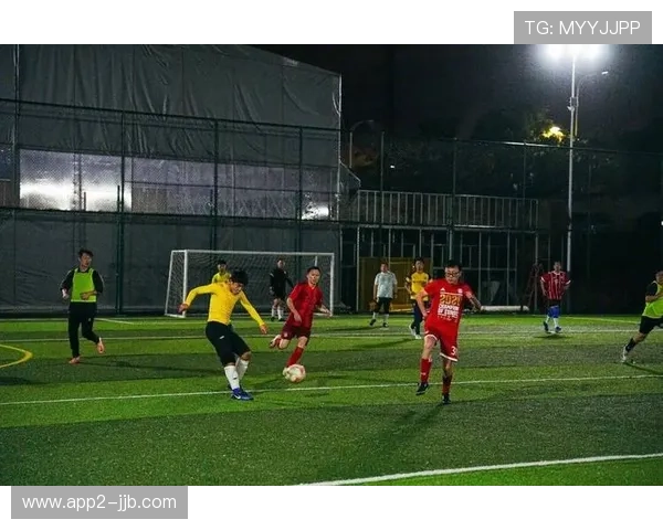 土超德比球迷文化引热议，安全措施升级迫在眉睫