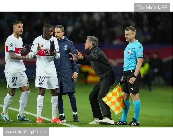 巴萨对阵巴黎圣日耳曼，亚马尔对决登贝莱成看点