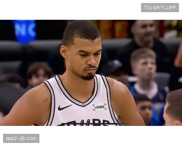 -马刺114-103客场掀翻活塞，豪取9连胜终结对手东部榜首地位-