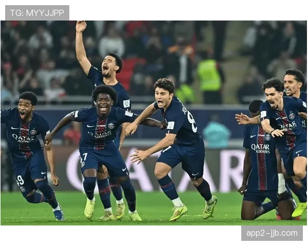 实时：第70分钟，巴黎圣日耳曼由扎伊尔-埃梅里远射扳平比分