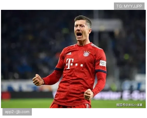 PWHL蒙特利尔队前锋纳斯在比赛中完成“帽子戏法”，领跑得分榜